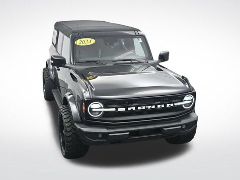 Used 2024 Ford Bronco Outer Banks AWD/4WD image 33