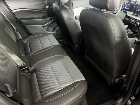 Used 2025 Chevrolet Trax LT image 21