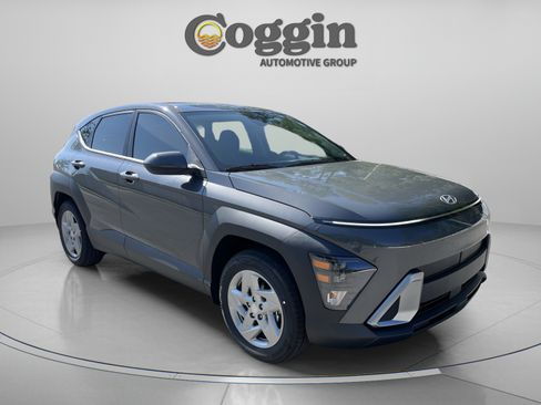 Certified 2026 Hyundai Kona SE FWD image 8