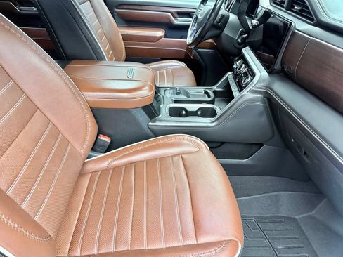 Used 2024 GMC Sierra 2500 Denali Ultimate AWD/4WD image 12