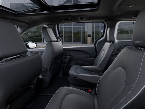 New 2026 Chrysler Pacifica Limited image 23