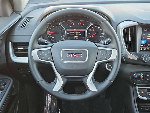 Used 2024 GMC Terrain SLT image 23