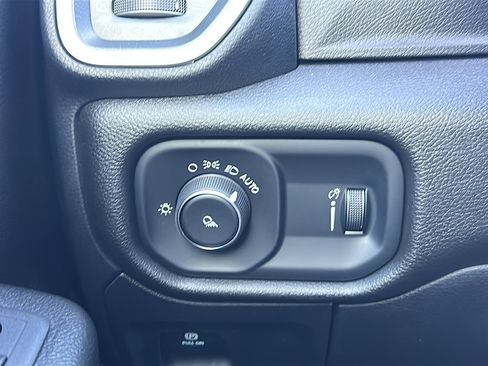Used 2023 RAM 1500 Lone Star image 35