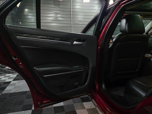 Used 2017 Chrysler 300 Limited w/ Value Package image 34