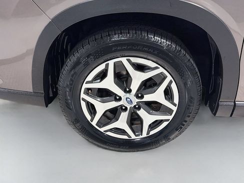 Used 2022 Subaru Forester Premium AWD/4WD image 31
