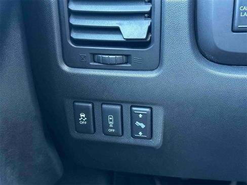 Used 2014 Nissan Titan SL image 36