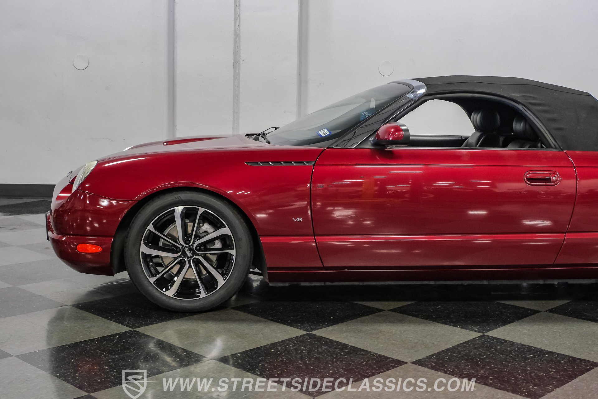 Used 2004 Ford Thunderbird RWD image 27