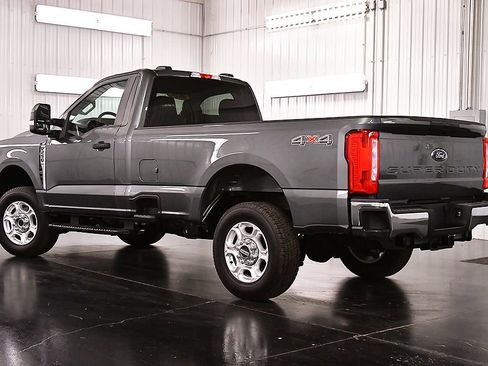 Used 2026 Ford F250 XLT AWD/4WD image 5