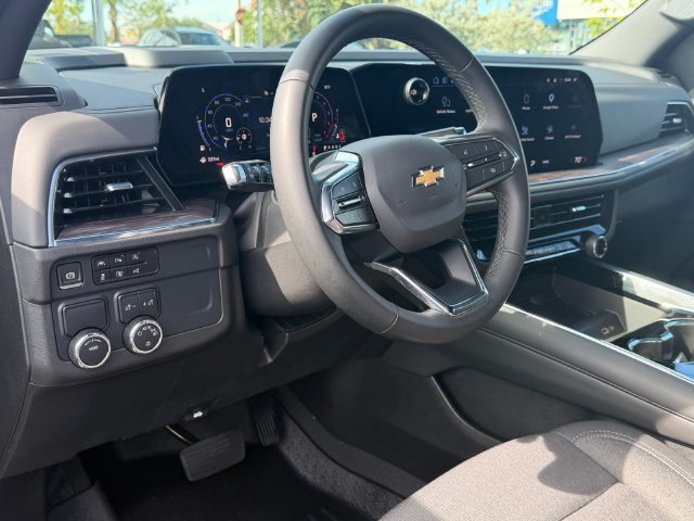 Used 2025 Chevrolet Tahoe LS RWD image 11