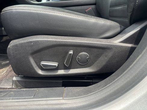 Used 2017 Ford Fusion SE FWD image 18