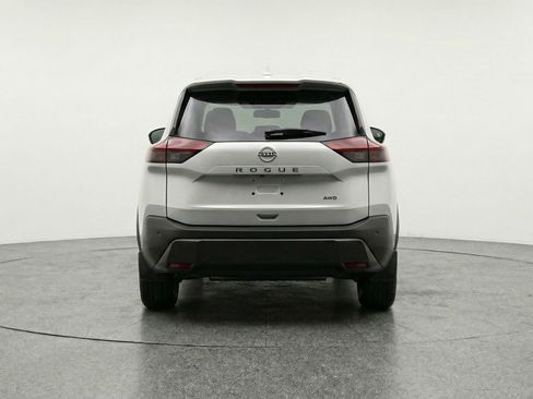 Used 2025 Nissan Rogue SV image 7