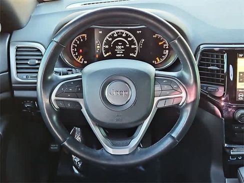 Used 2019 Jeep Grand Cherokee Altitude image 23
