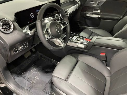 New 2025 Mercedes-Benz GLB 250 4MATIC image 17