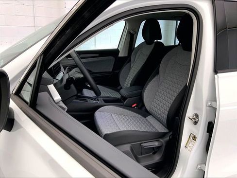 Used 2025 Volkswagen Tiguan S w/ 18" Wheel Package image 24