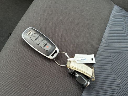 Used 2025 Nissan Versa SV image 20