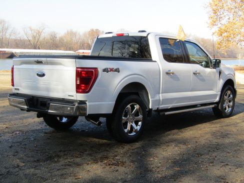 Certified 2022 Ford F150 XLT w/ Equipment Group 302A High image 4