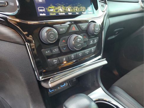 Certified 2022 Jeep Grand Cherokee Laredo X image 22