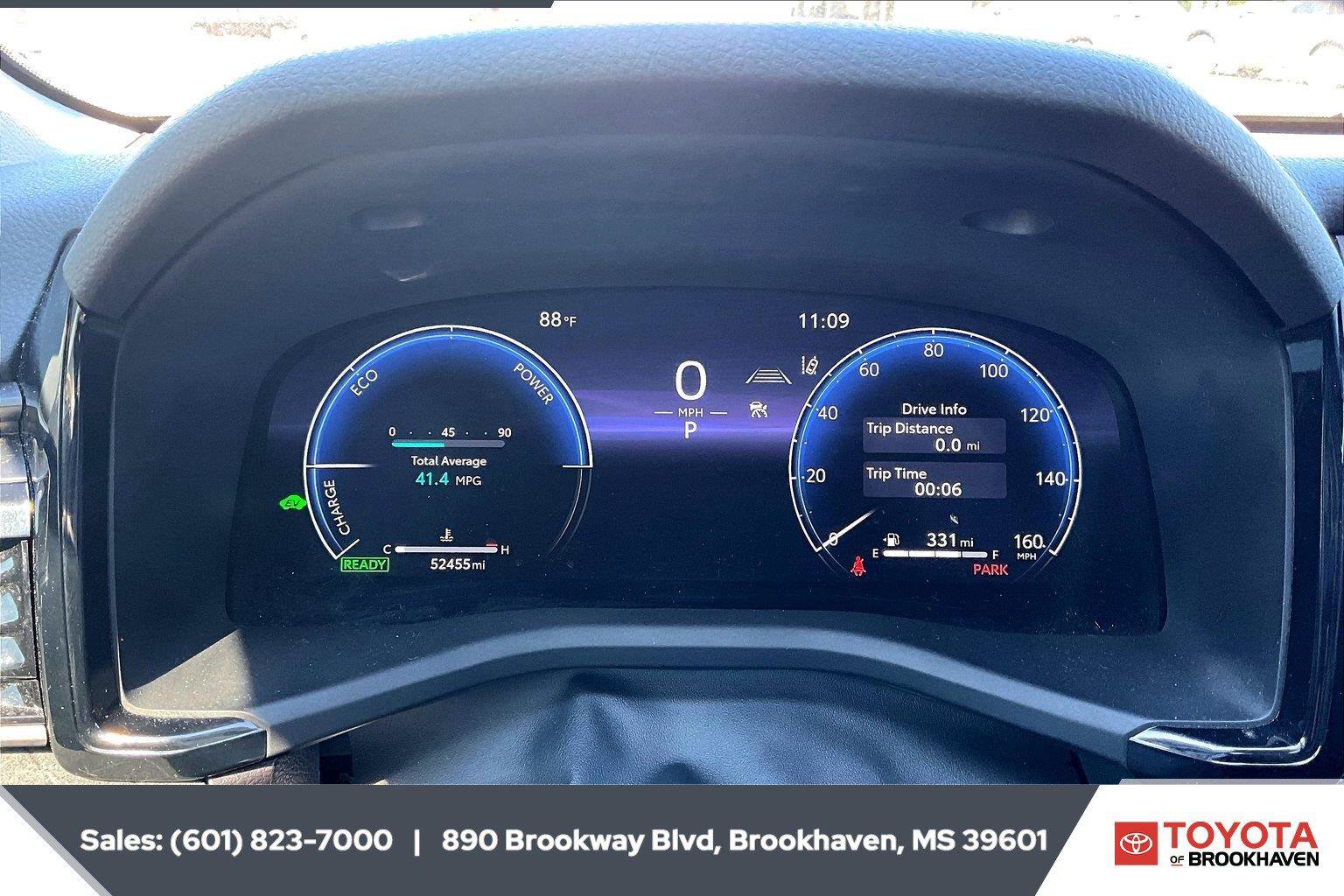 Used 2025 Toyota Camry XLE FWD image 14