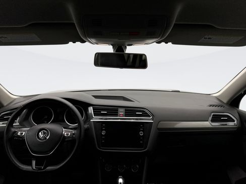 Used 2018 Volkswagen Tiguan SE image 14