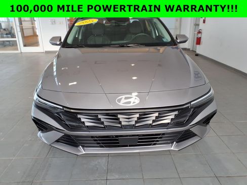 Certified 2025 Hyundai Elantra Limited image 2