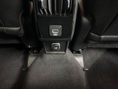 Used 2025 Jeep Compass Limited image 28