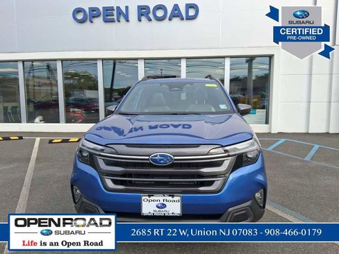 Certified 2025 Subaru Forester Limited image 3