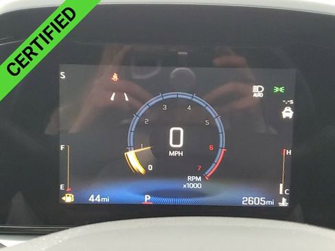 Certified 2025 Chevrolet Trax LT w/ Driver Confidence Package image 12