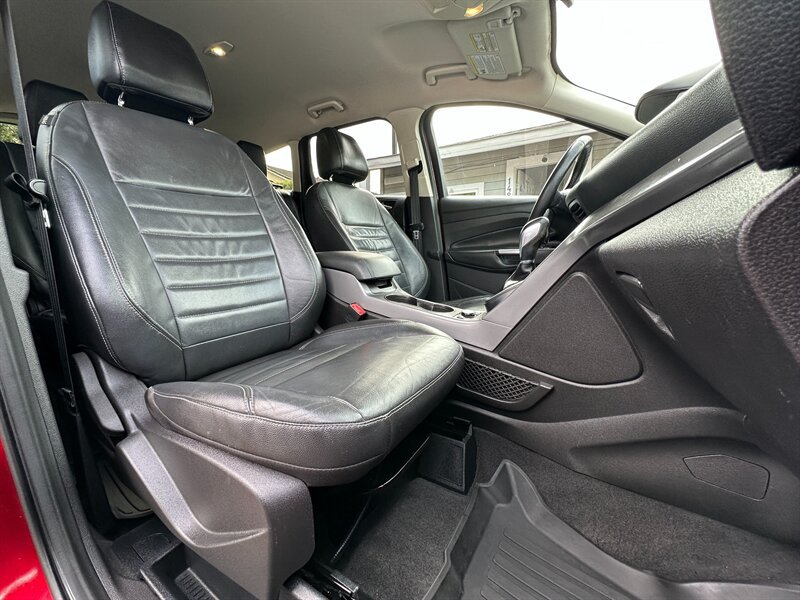 Used 2015 Ford Escape SE w/ Equipment Group 201A FWD image 13