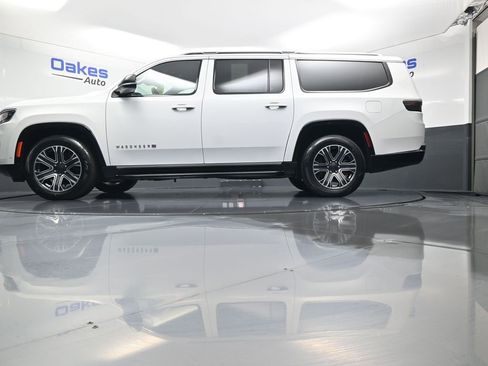 Used 2024 Jeep Wagoneer L Series II w/ Flexible Seating Group image 44