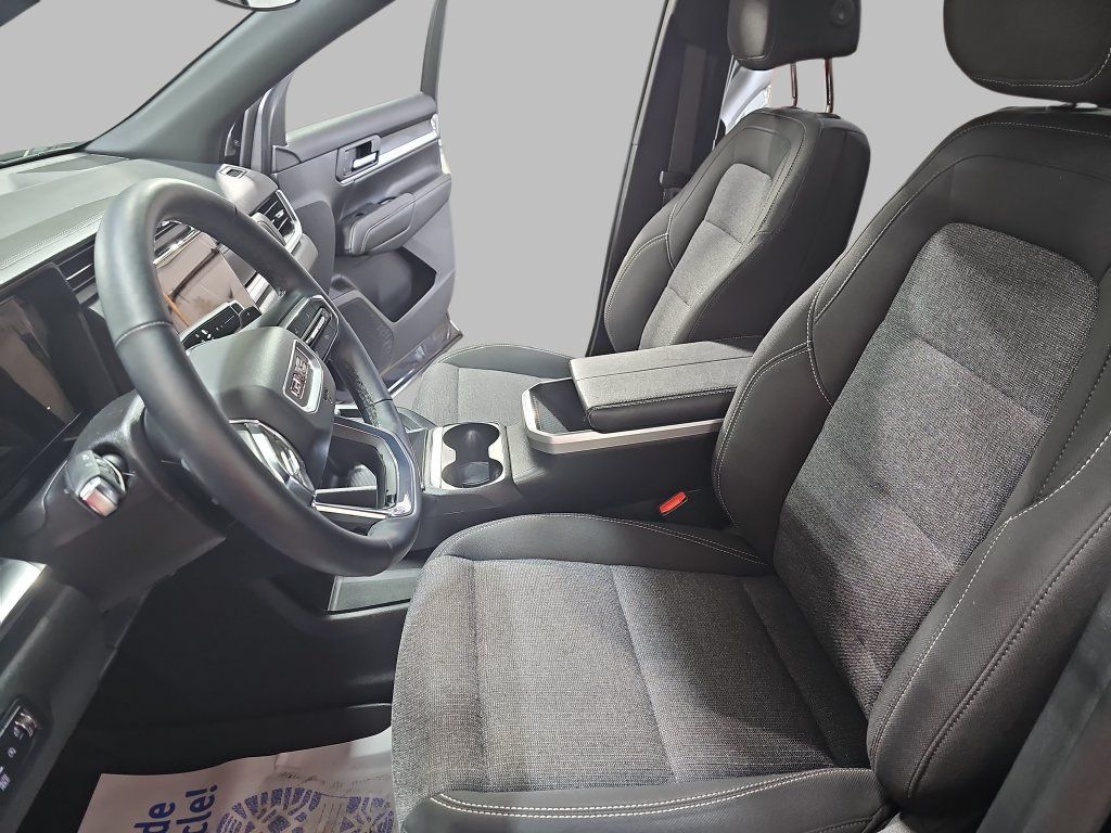 Certified 2025 GMC Terrain Elevation w/ Black Edition AWD/4WD image 18