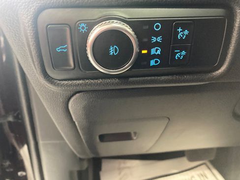 Used 2023 Ford Explorer XLT w/ Equipment Group 202A AWD/4WD image 22
