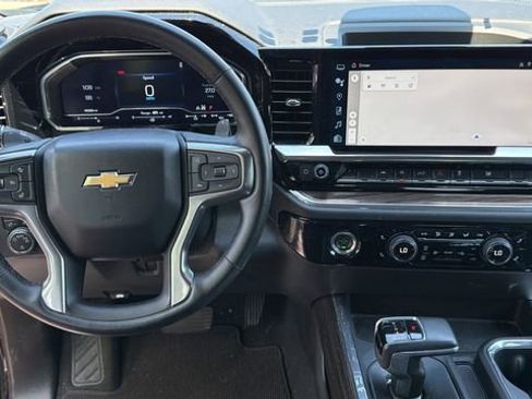 Used 2023 Chevrolet Silverado 1500 LT AWD/4WD image 12