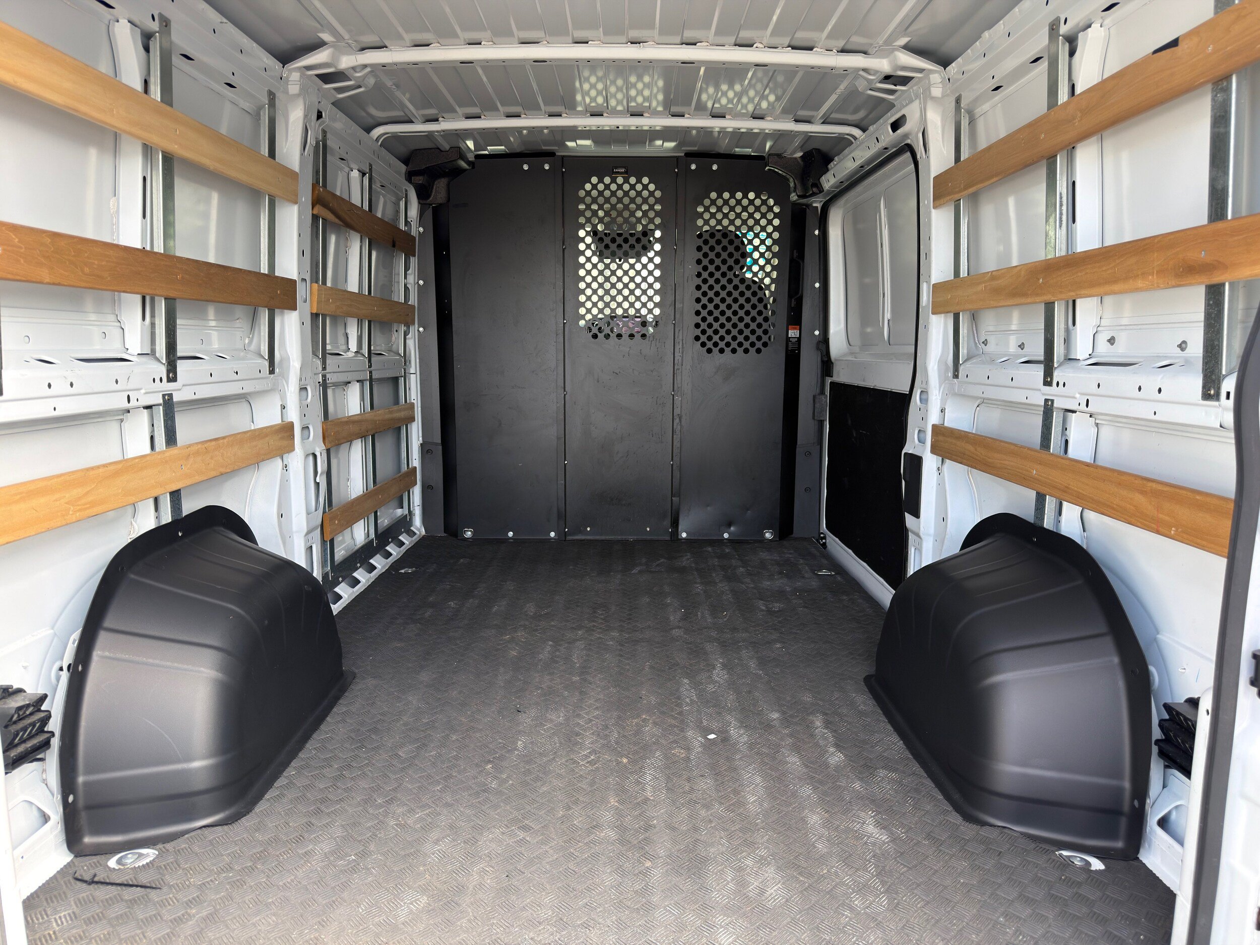 Used 2025 RAM ProMaster 2500 w/ U-Haul Equipment Group FWD image 19
