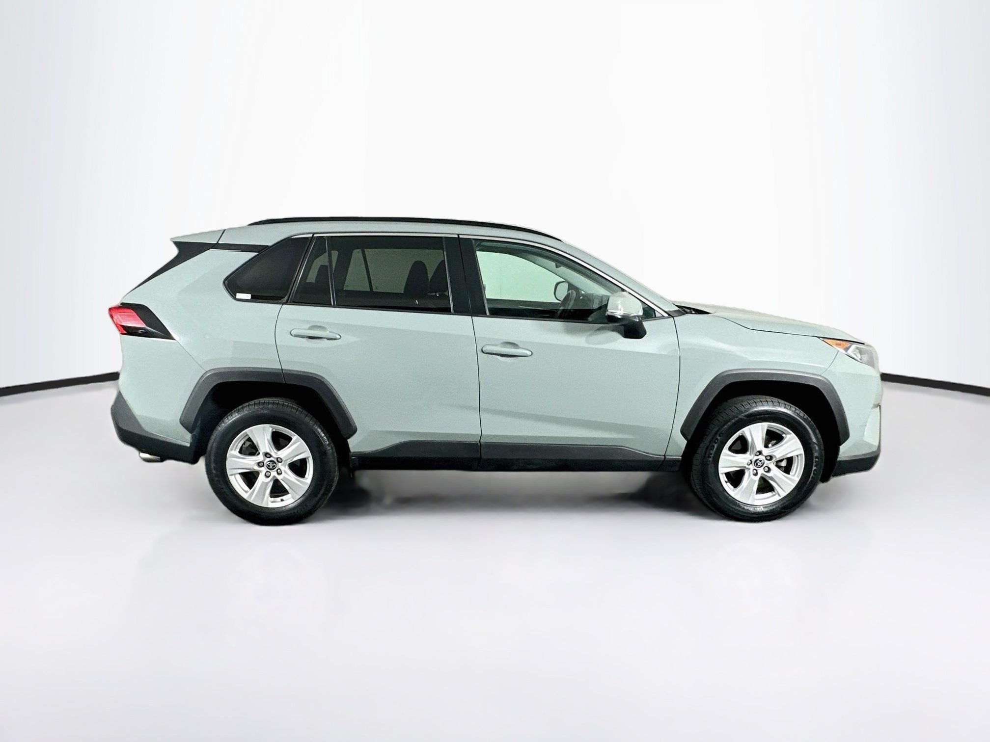 Used 2021 Toyota RAV4 XLE AWD/4WD image 10