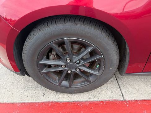 Used 2015 Ford Focus SE w/ SE Cold Weather Package FWD image 22