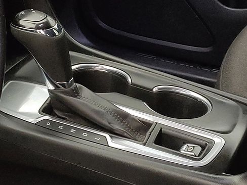 Used 2020 Chevrolet Equinox LT w/ Driver Convenience Package image 26