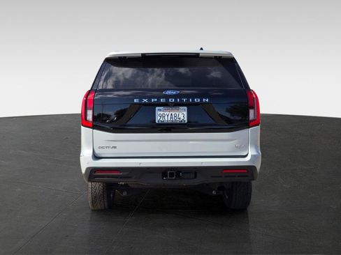 Used 2025 Ford Expedition Max Active AWD/4WD image 5