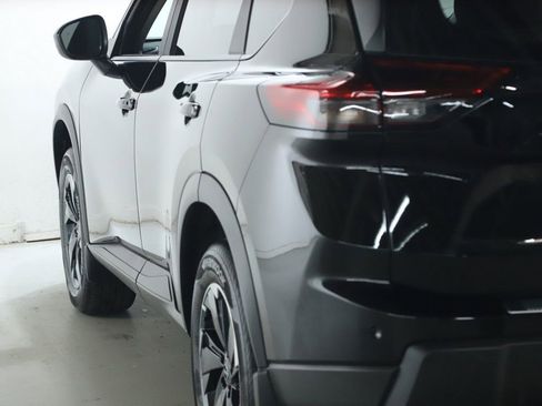 Certified 2026 Nissan Rogue SV image 42