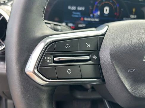 Used 2025 Chevrolet Equinox LT AWD/4WD image 23