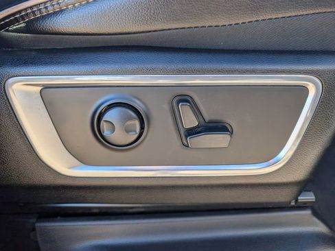 Used 2025 RAM 1500 Laramie image 27