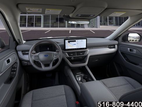 Used 2025 Ford Explorer Active AWD/4WD image 10
