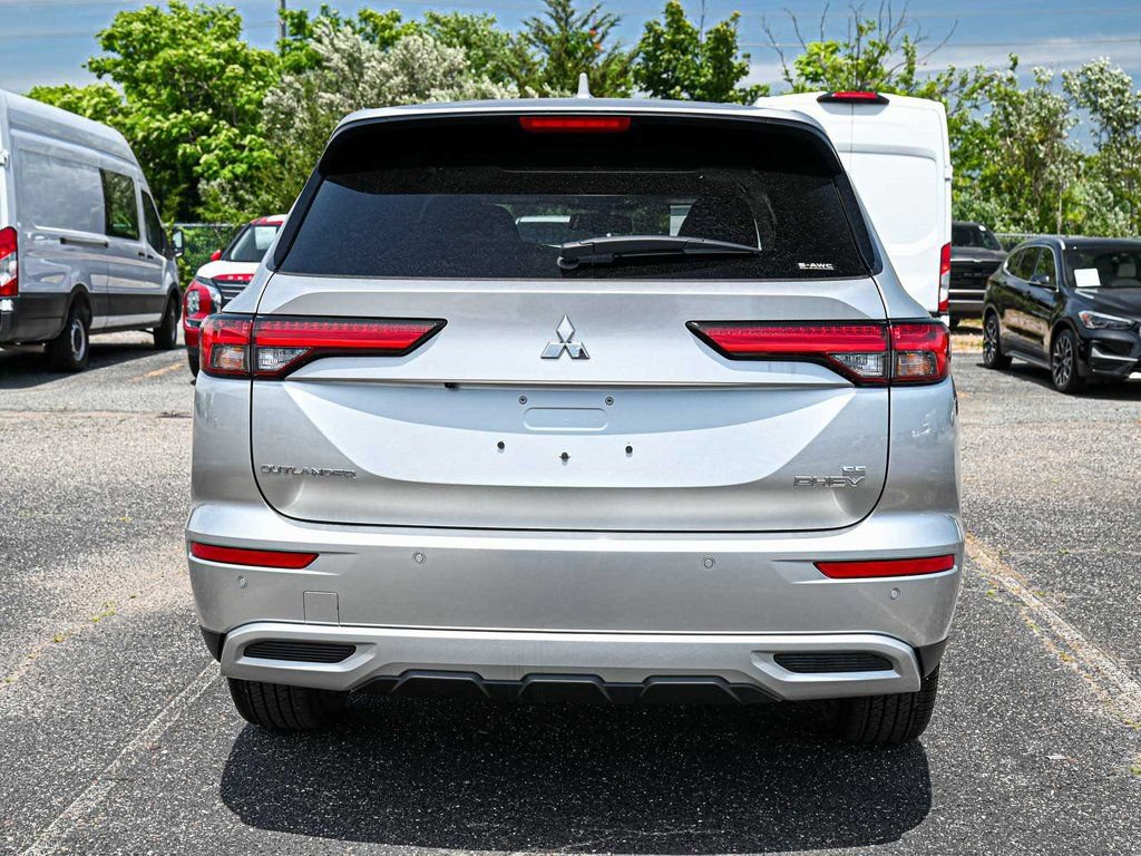 Used 2024 Mitsubishi Outlander SE AWD/4WD image 5