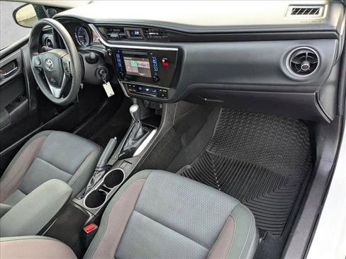 Used 2019 Toyota Corolla LE image 20