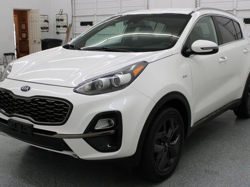 Used 2020 Kia Sportage S AWD/4WD image 3