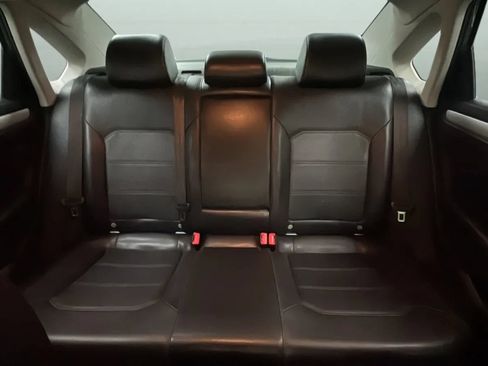 Used 2012 Volkswagen Passat 2.5 SE FWD image 17