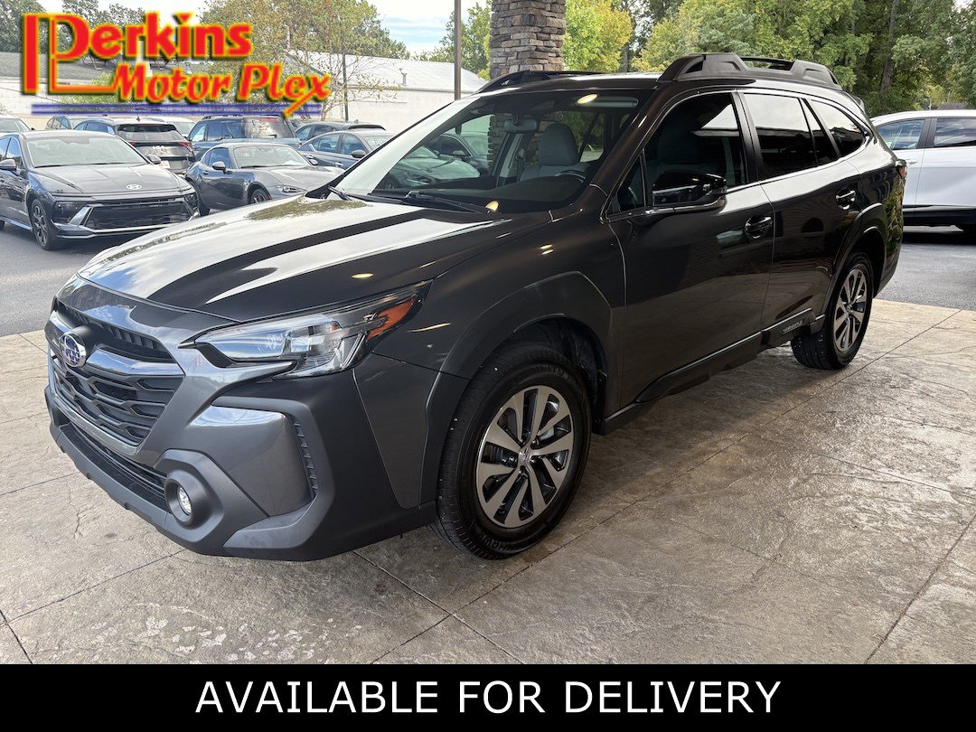 Used 2023 Subaru Outback Premium AWD/4WD image 1