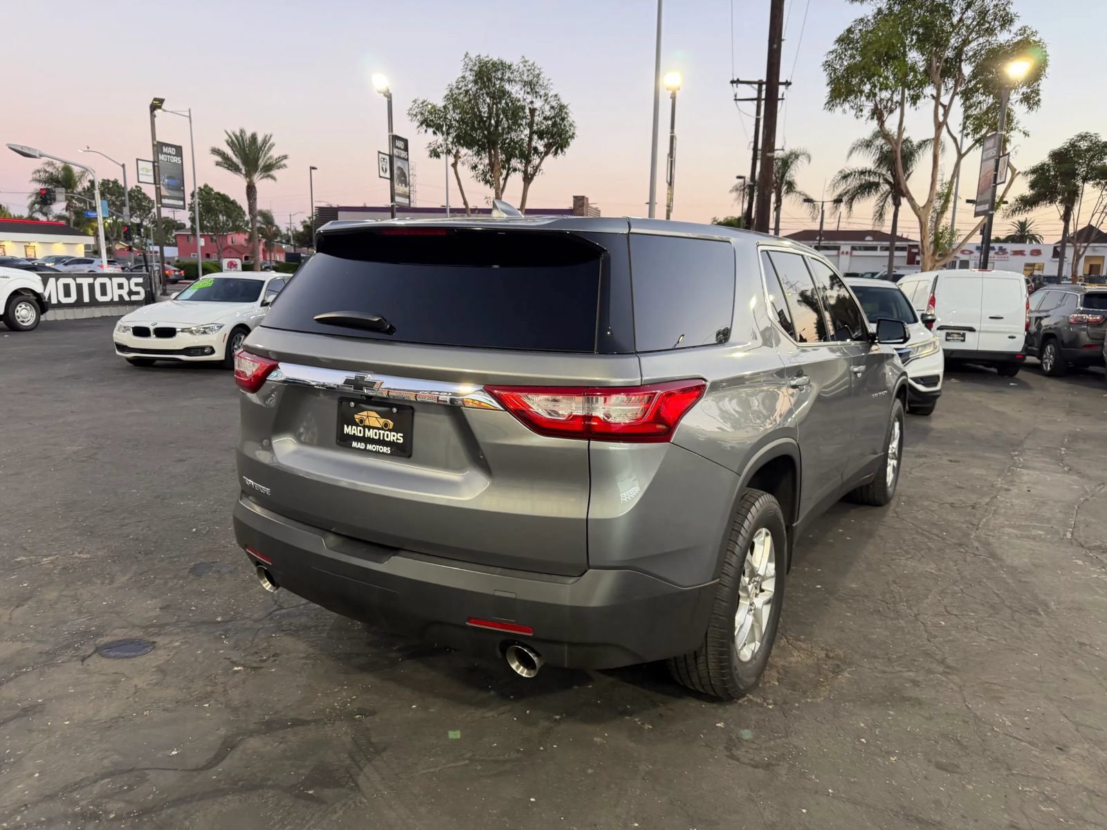 Used 2020 Chevrolet Traverse LS w/ LPO, Cargo Package FWD image 3