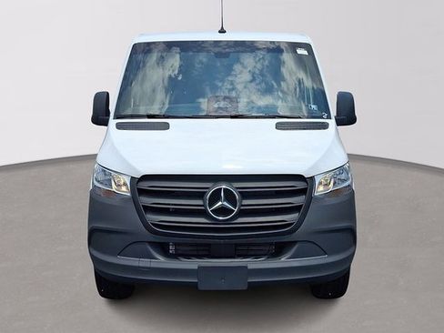 Used 2025 Mercedes-Benz Sprinter 2500 image 2