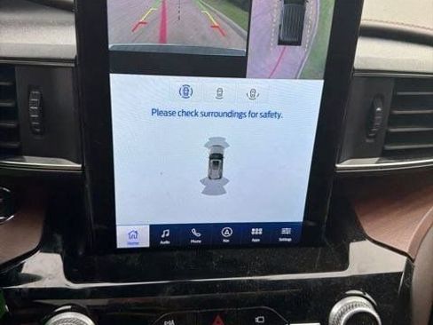 Used 2022 Ford Explorer King Ranch w/ Class IV Trailer Tow Package RWD image 5