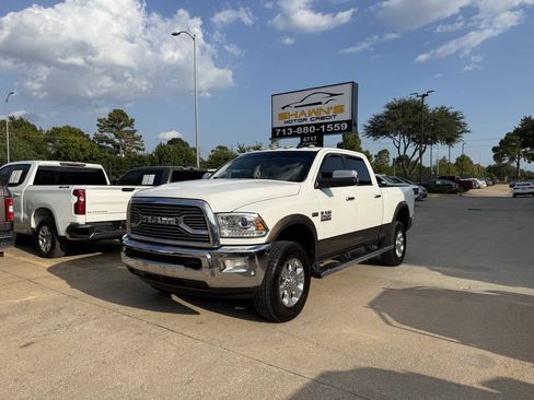 Used 2018 RAM 2500 Laramie w/ Convenience Group AWD/4WD image 3
